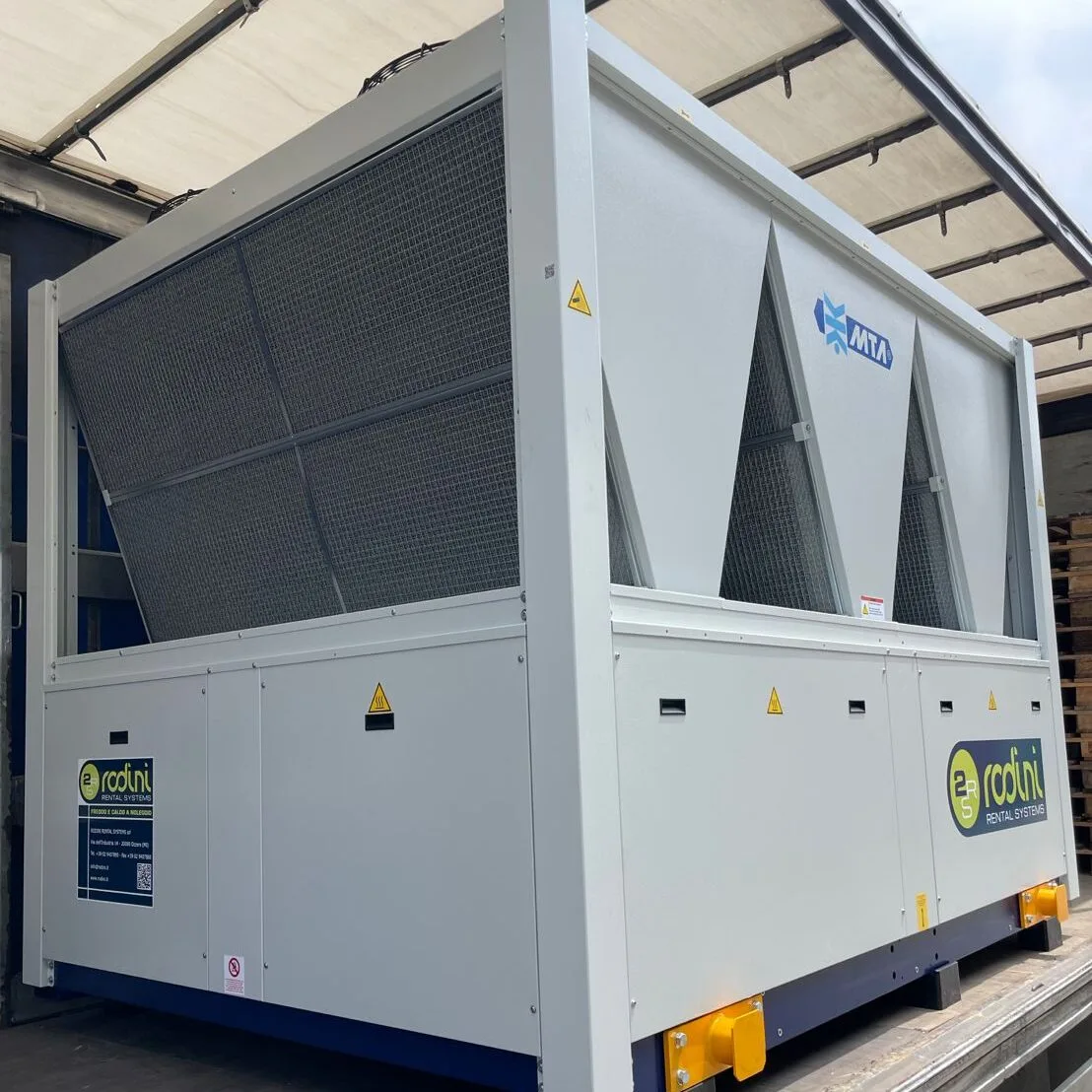 A new 350kW chiller for a long term rental A new 350kW chiller for a long term rental